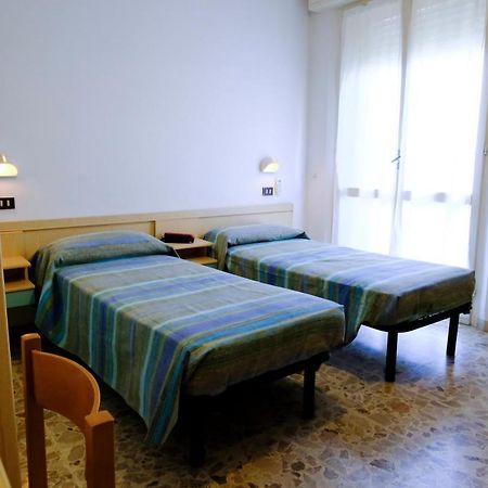Hotel Chiara Rimini Exterior photo