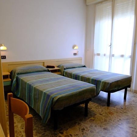 Hotel Chiara Rimini Exterior photo