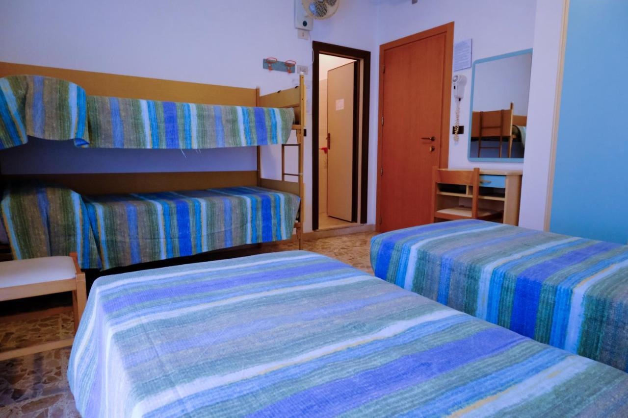 Hotel Chiara Rimini Exterior photo
